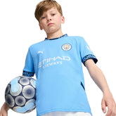 Kit Infantil Manchester City I - 2024/25 Azul