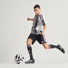 Camisa Juventus I - 2025/26 Preta e Branca