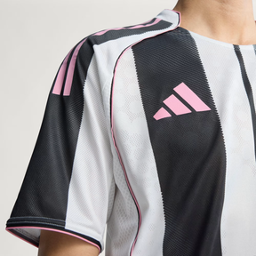 Camisa Juventus I - 2025/26 Preta e Branca