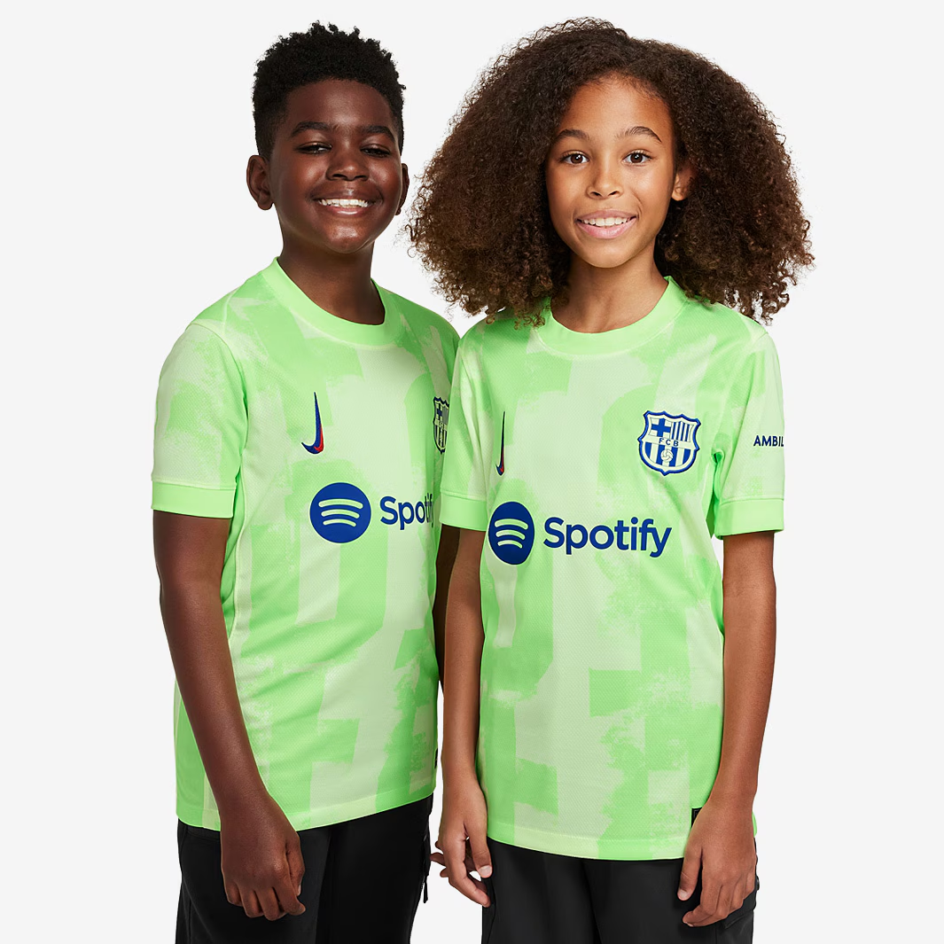 Kit Infantil Barcelona III - 2024/25 Verde